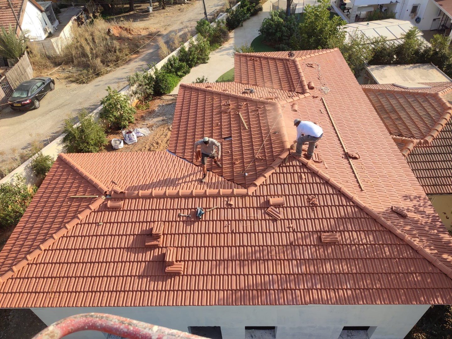 עבודה על גג